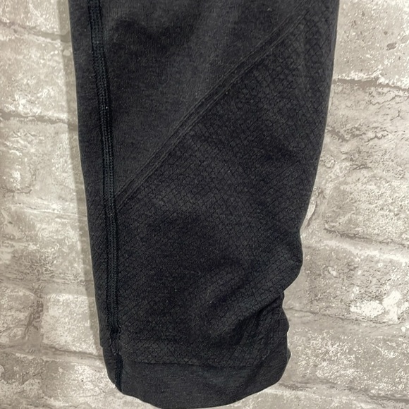 Lululemon Ebb And Flow Crop - Picture 2 of 7